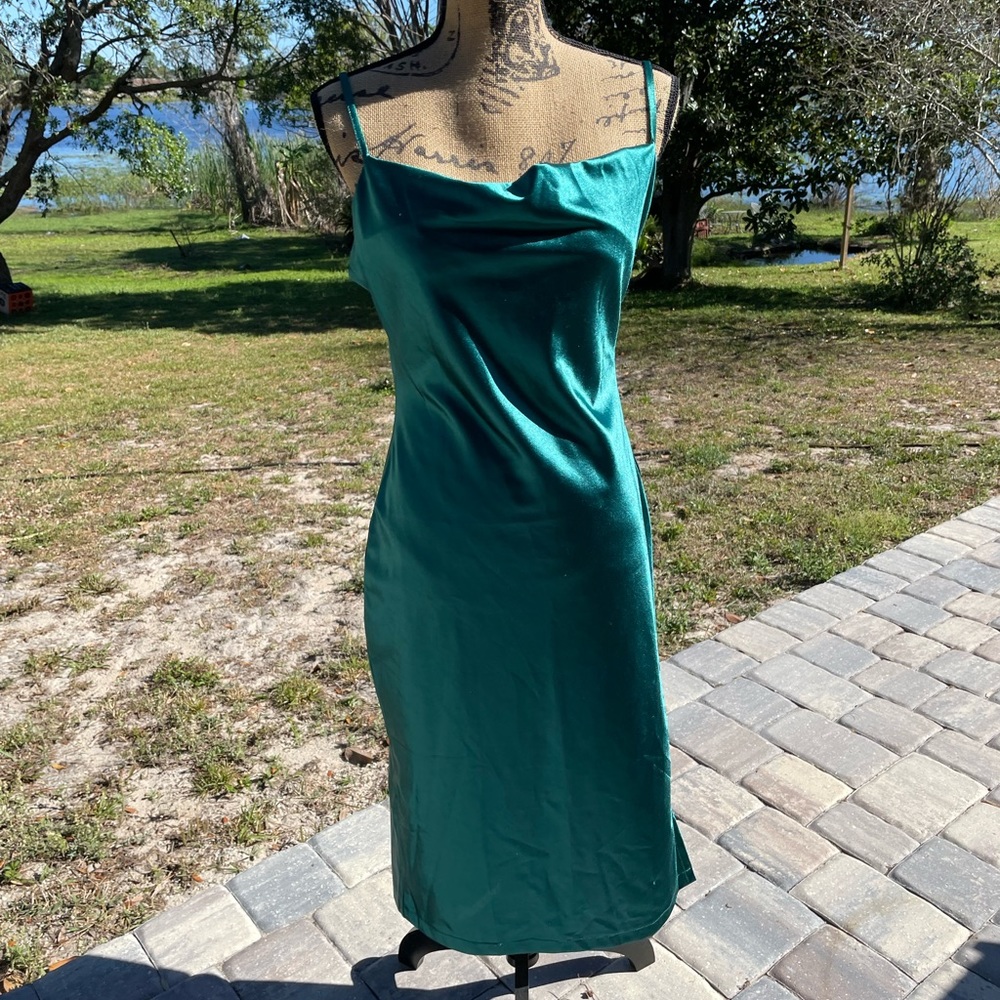 Sleeveless Spaghetti Strap Satin Cocktail Dress Emerald Green Size Medium